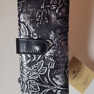 Patricia Nash Black Bark Leaves Nazari Wallet